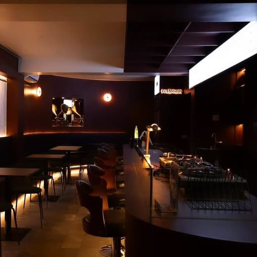 aftersun - Listening bar — 1