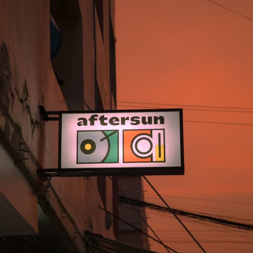 aftersun - Listening bar — 4