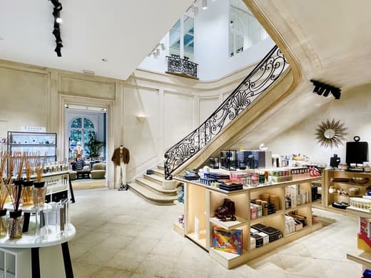 MAYFAIR BXL — 1