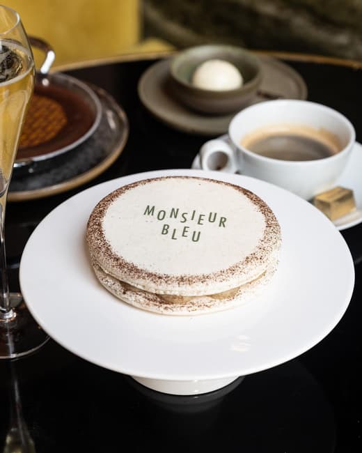 Monsieur Bleu — 9