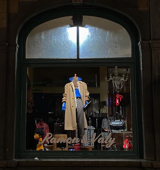 Ramon & Valy Vintage Shop — 1