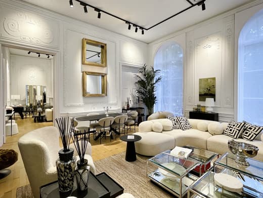 MAYFAIR BXL — 5