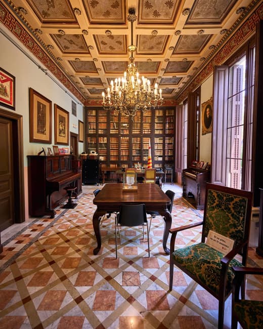 Biblioteca Pública Arús — 10