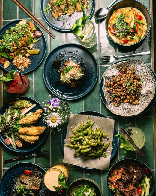 Mon Eatery & Bar — 7