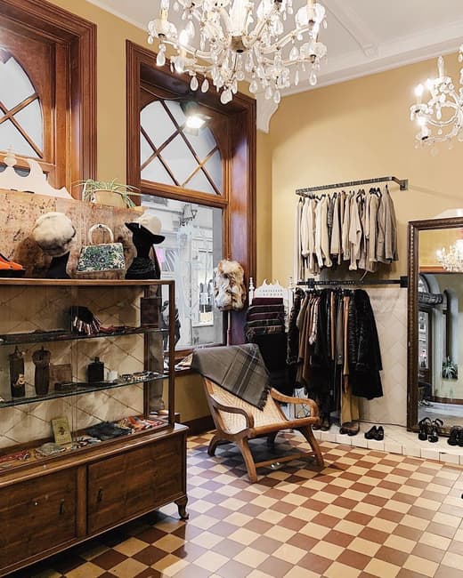 Ramon & Valy Vintage Shop — 6
