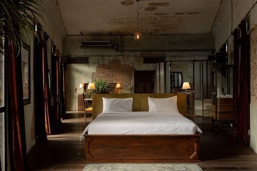 The Mustang Blu — 7