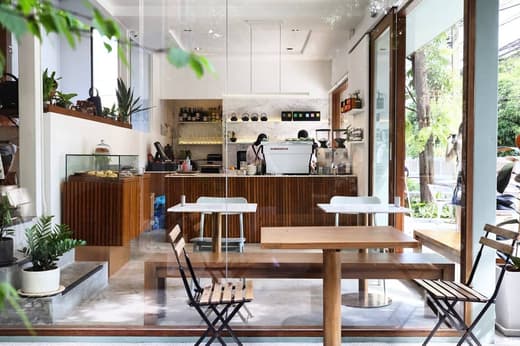 Toby's Sukhumvit 38 — 1
