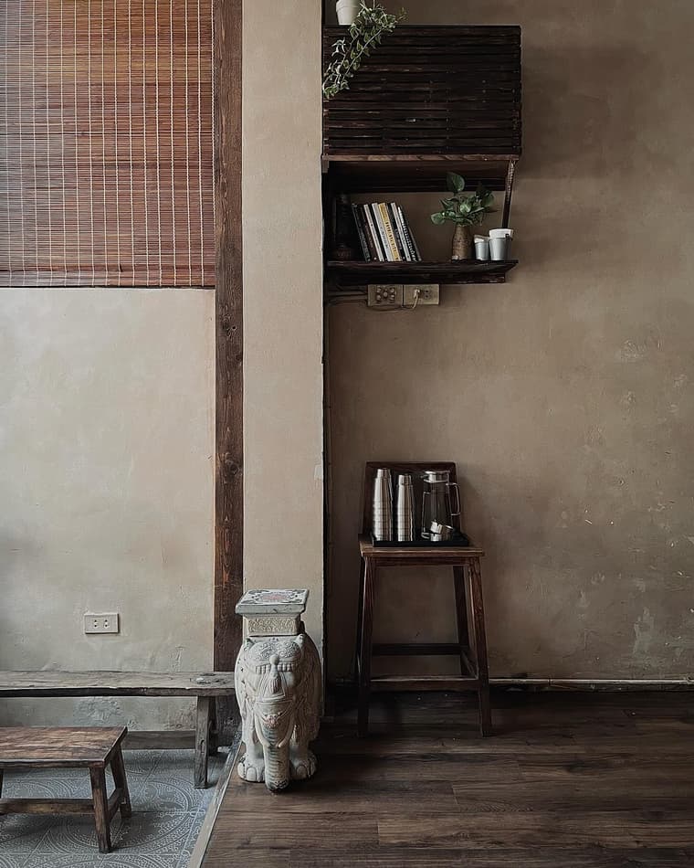 Tiệm Tháng Năm — 9