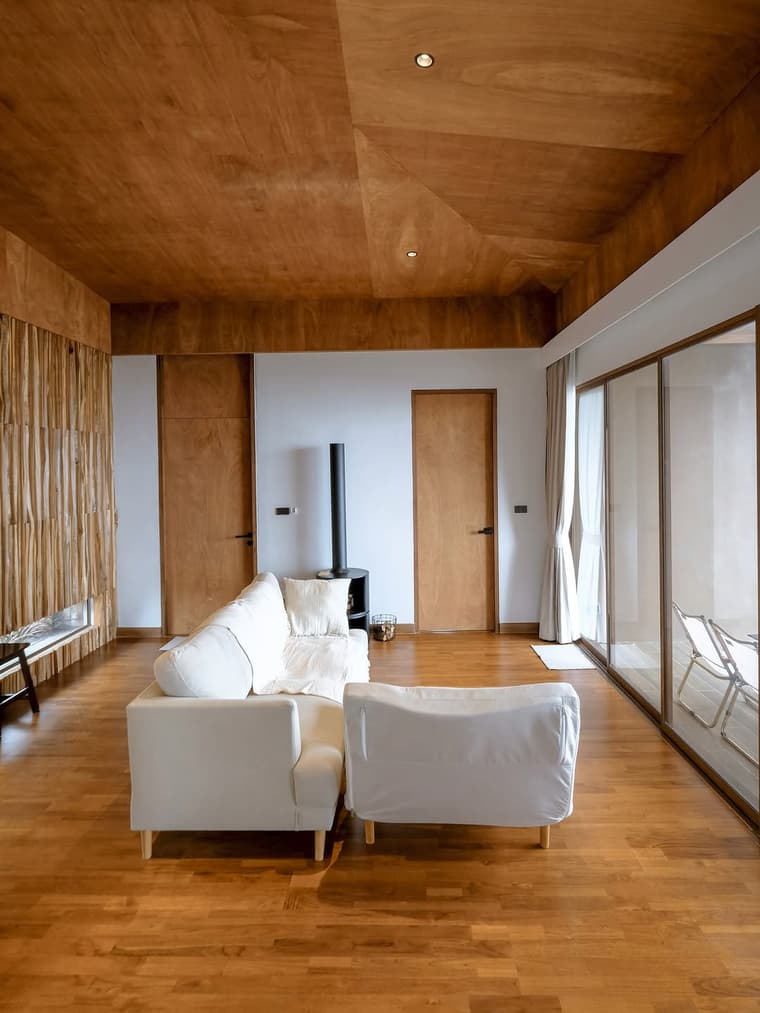 The Wood Cabin — 7