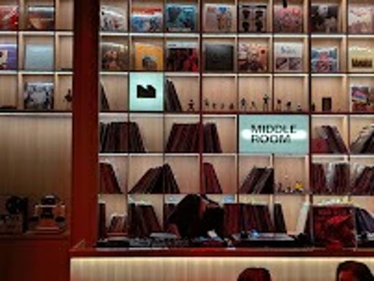Middle Room | Listening Room — 1