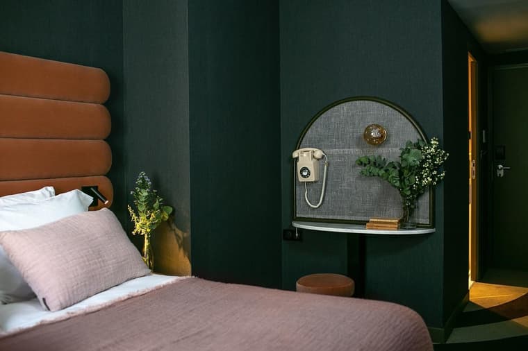 LA PLANQUE HOTEL — 1