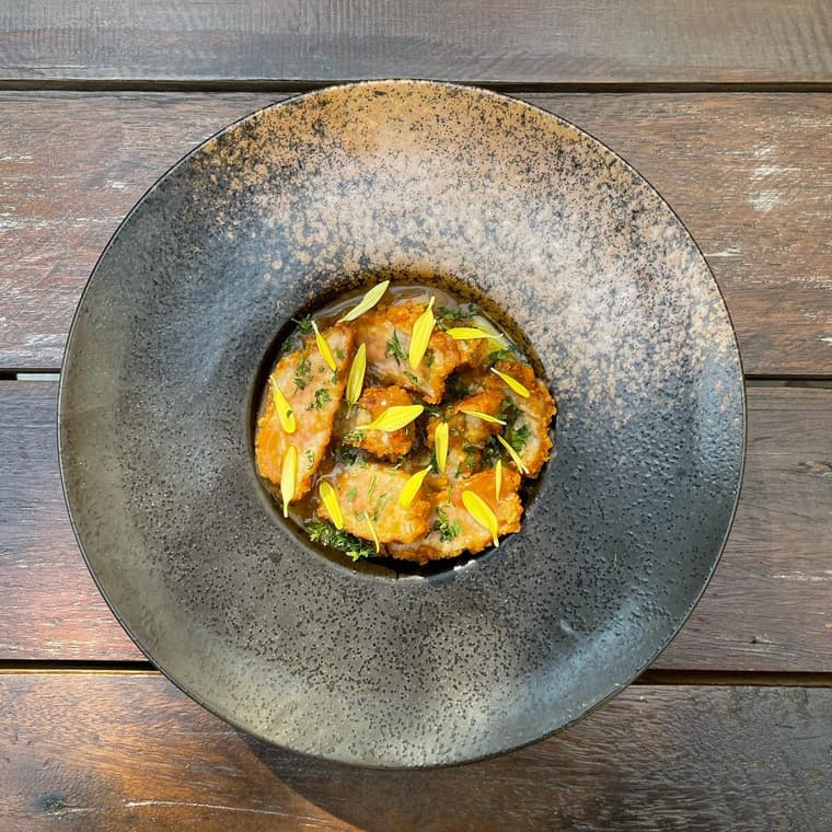 Mod Kaew Wine Bar — 8