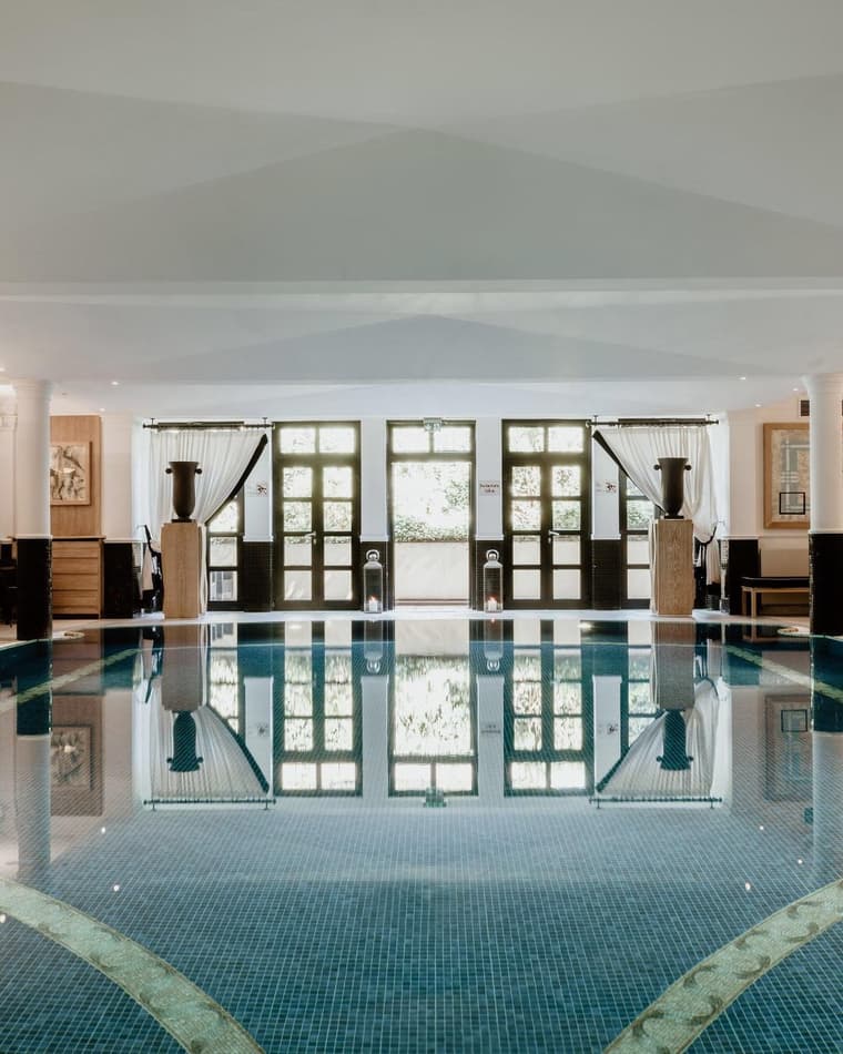 Schlosshotel Berlin — 17