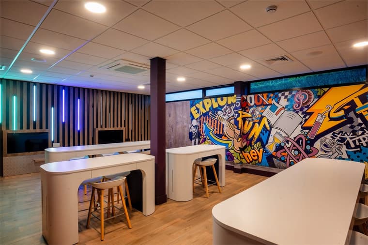 David Lloyd Uccle — 12