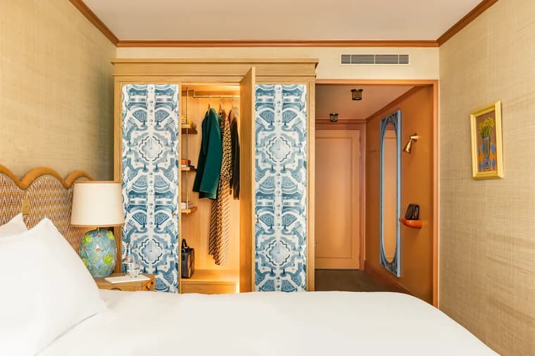 Our rooms and suites — 6