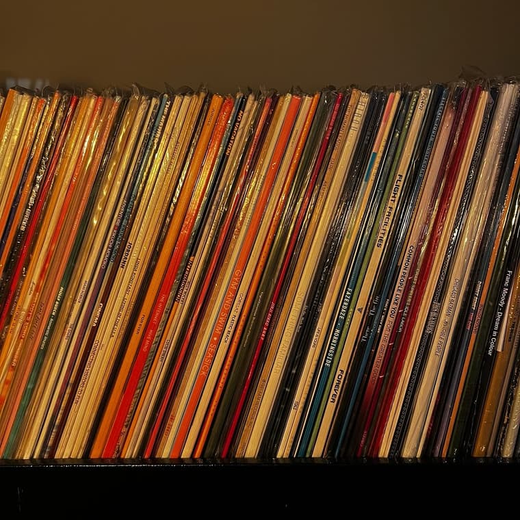 Fung Record Bar — 3
