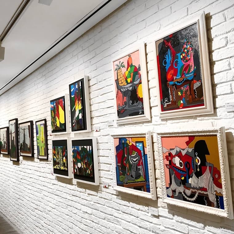 H10 Art Gallery — 6