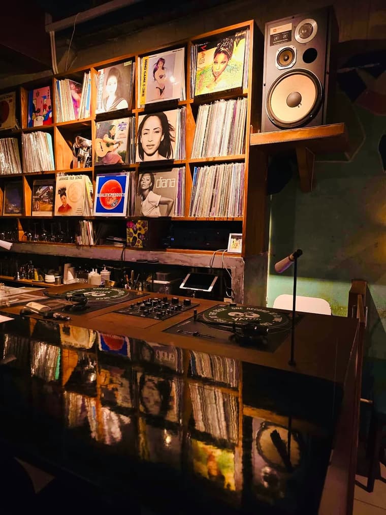 Yayyyyy Record Bar — 5