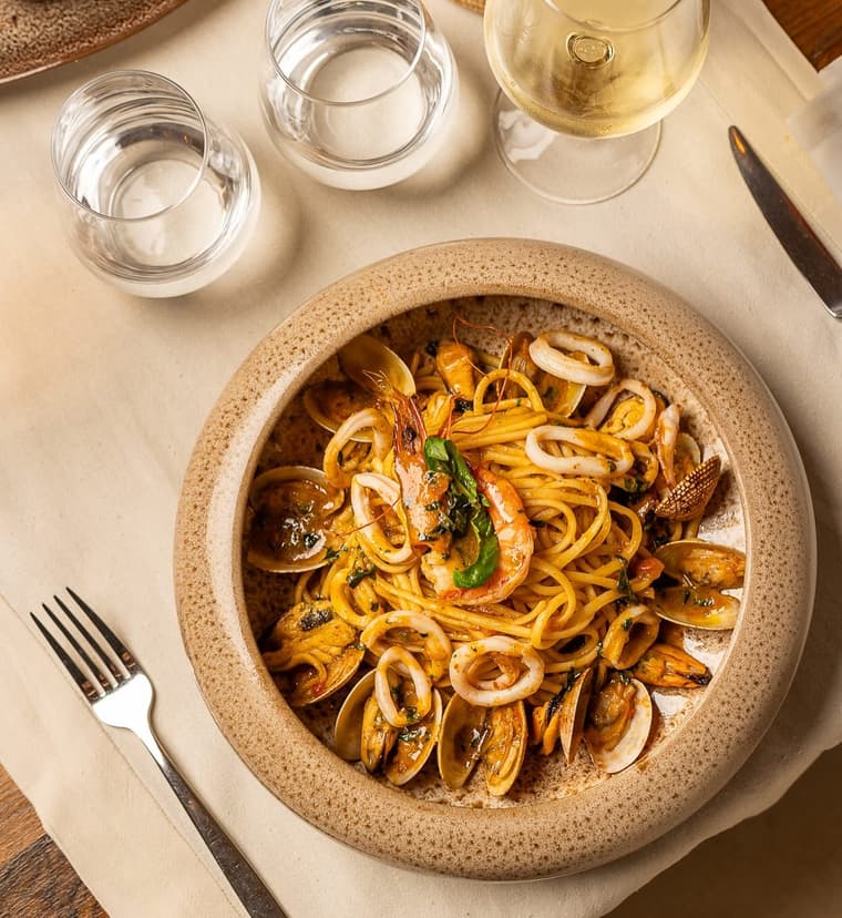 L'Endroit Restaurant — 14