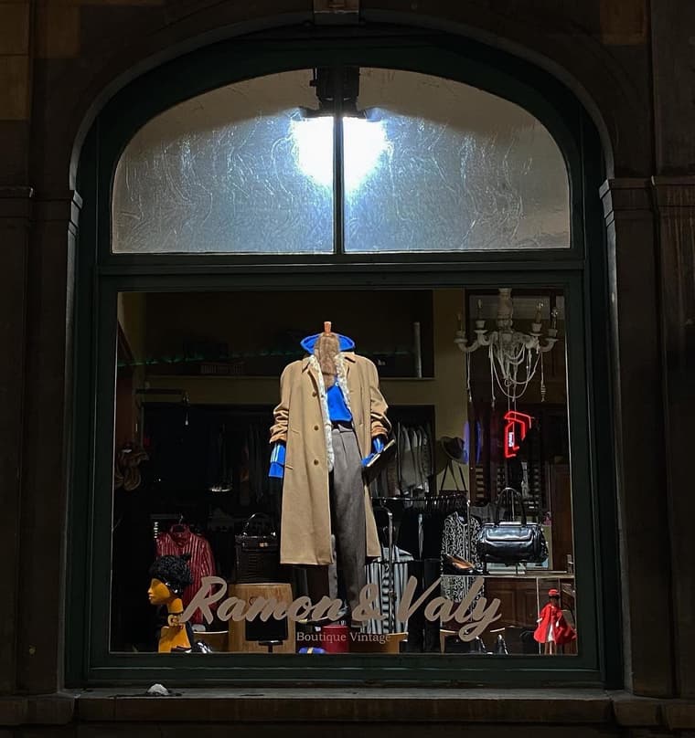 Ramon & Valy Vintage Shop — 1
