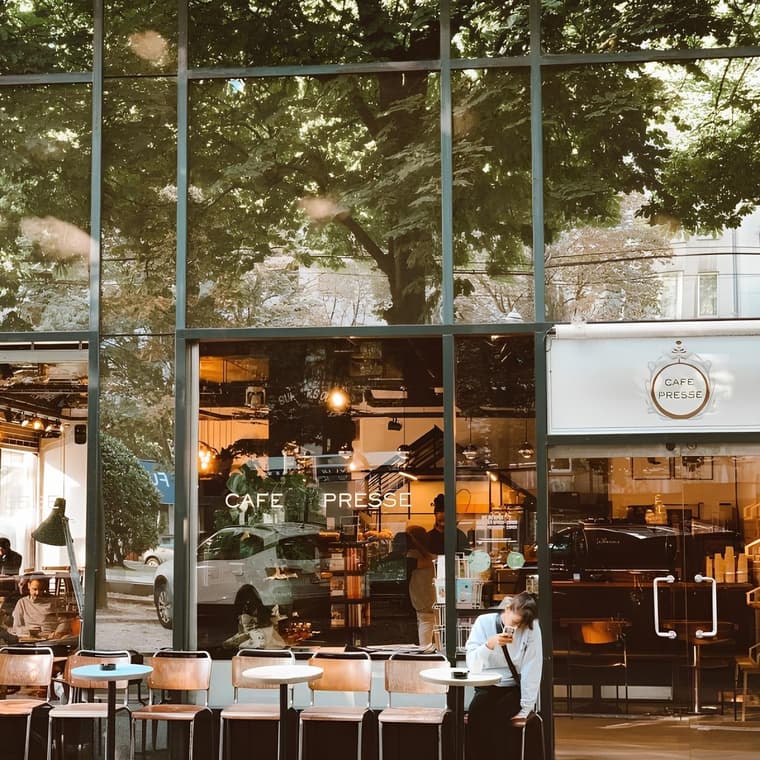 Cafe de la Presse — 2