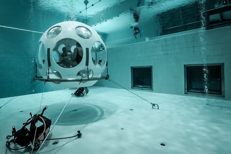 Nemo 33 — 4