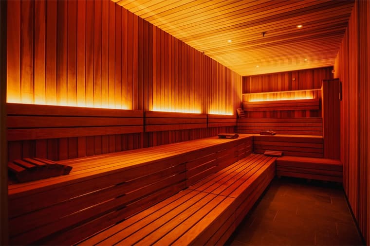 David Lloyd Uccle — 4