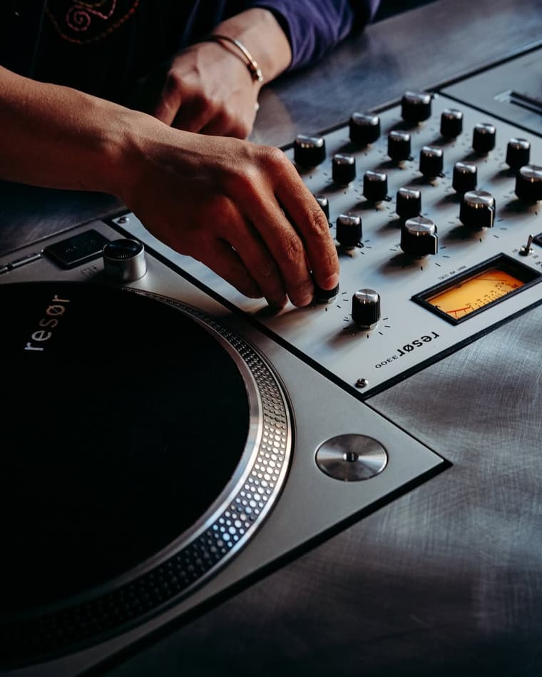 Boaboa Records Café — 4