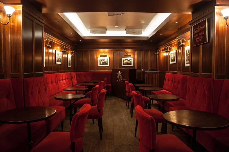 Harry's New York Bar — 5