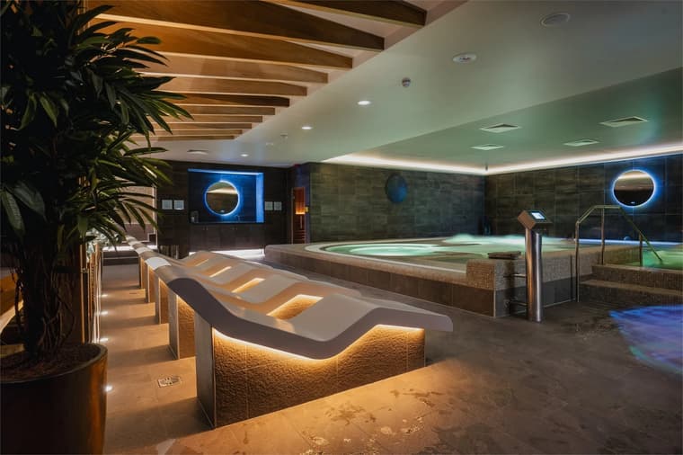 David Lloyd Uccle — 2