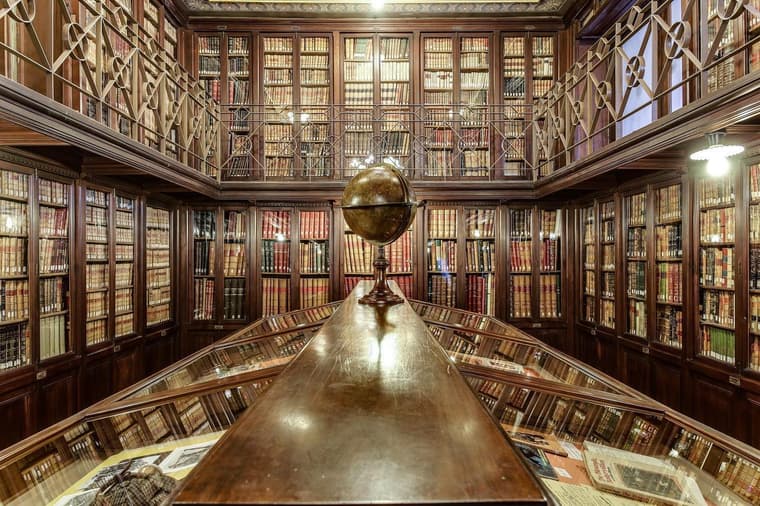 Biblioteca Pública Arús — 7