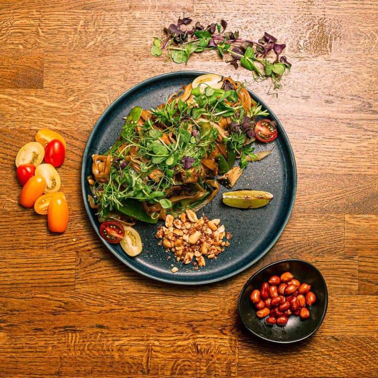 Mon Eatery & Bar — 9