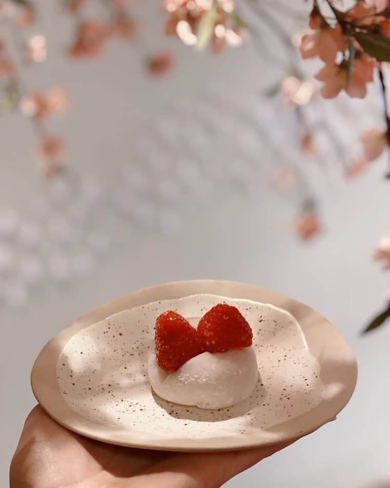 To eat — 3