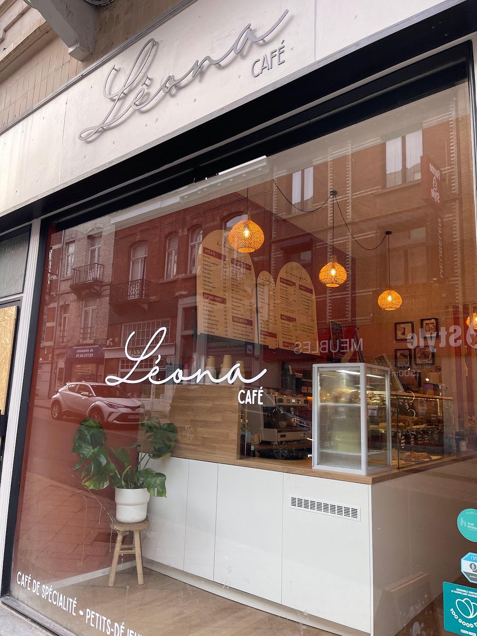Leona Café